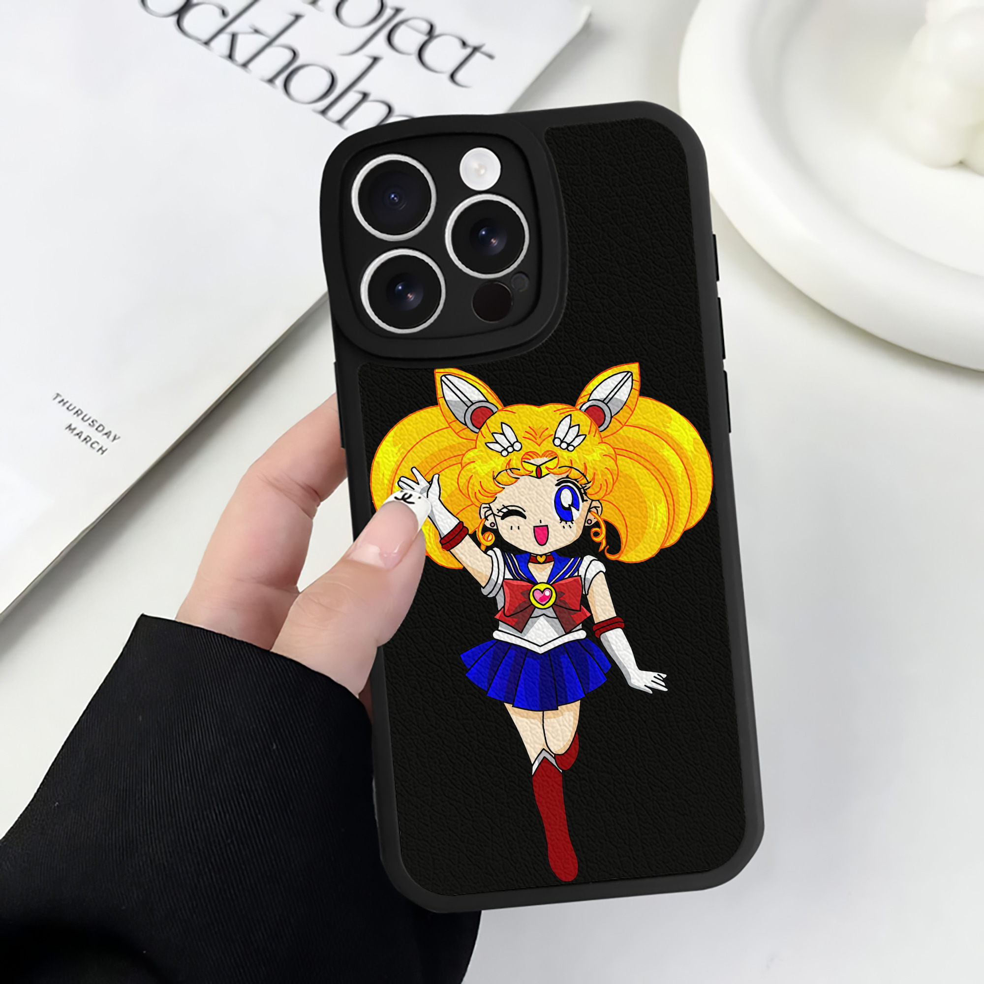（画像用） 美少女戦士セーラームーン 月野 うさぎ つきの うさぎ Sailor Moon Tsukino Usagi 【iPhone 16シリーズ対応】シリコンスマホケース（レザー調） 材質：シリコン